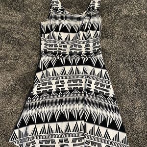 Black/white super comfortable dress.